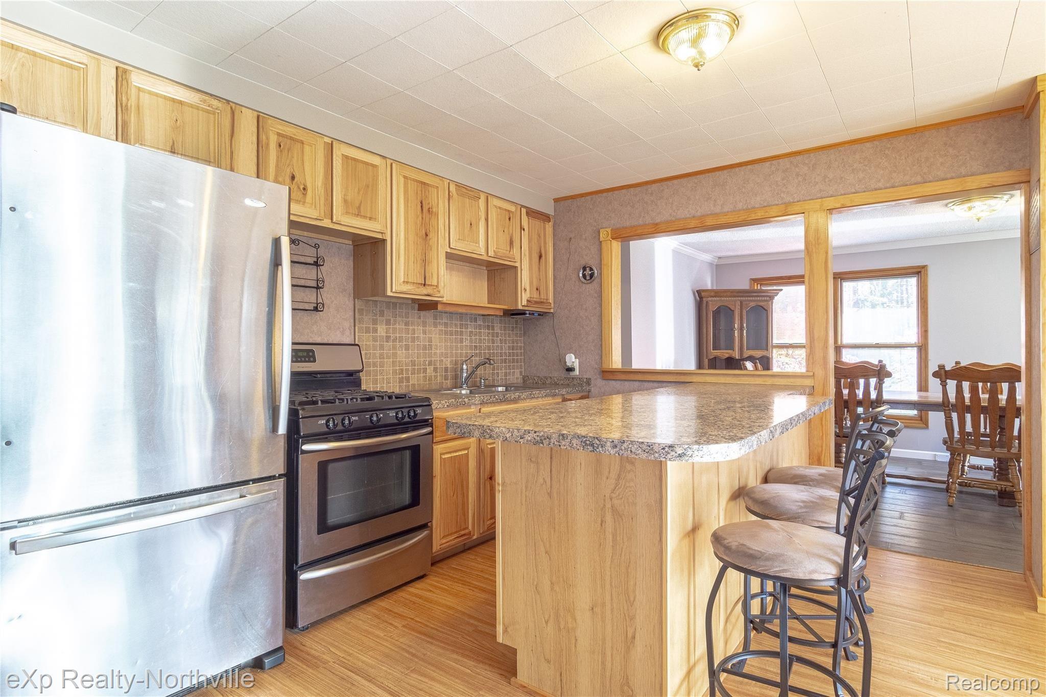 9051 North Latson Road Howell, MI 48855 - Photo 25 of 61 Interiors (5 of 41).jpg