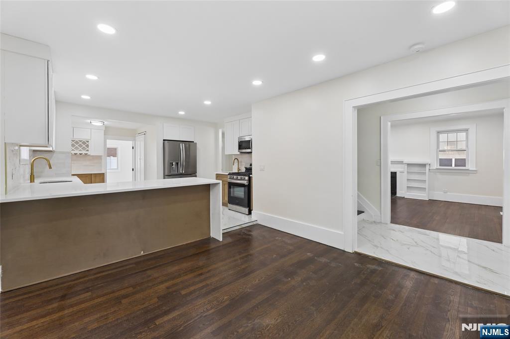 1087 Lambert Road Teaneck, NJ 07666 - Photo 13 of 41