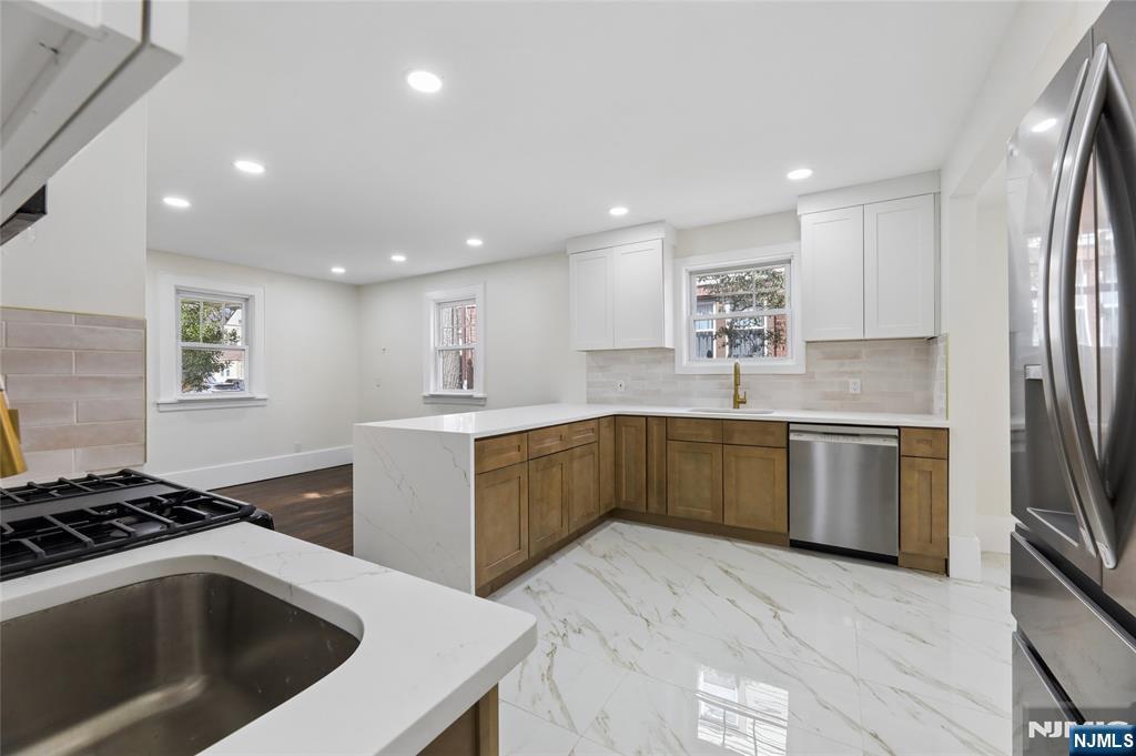 1087 Lambert Road Teaneck, NJ 07666 - Photo 16 of 41