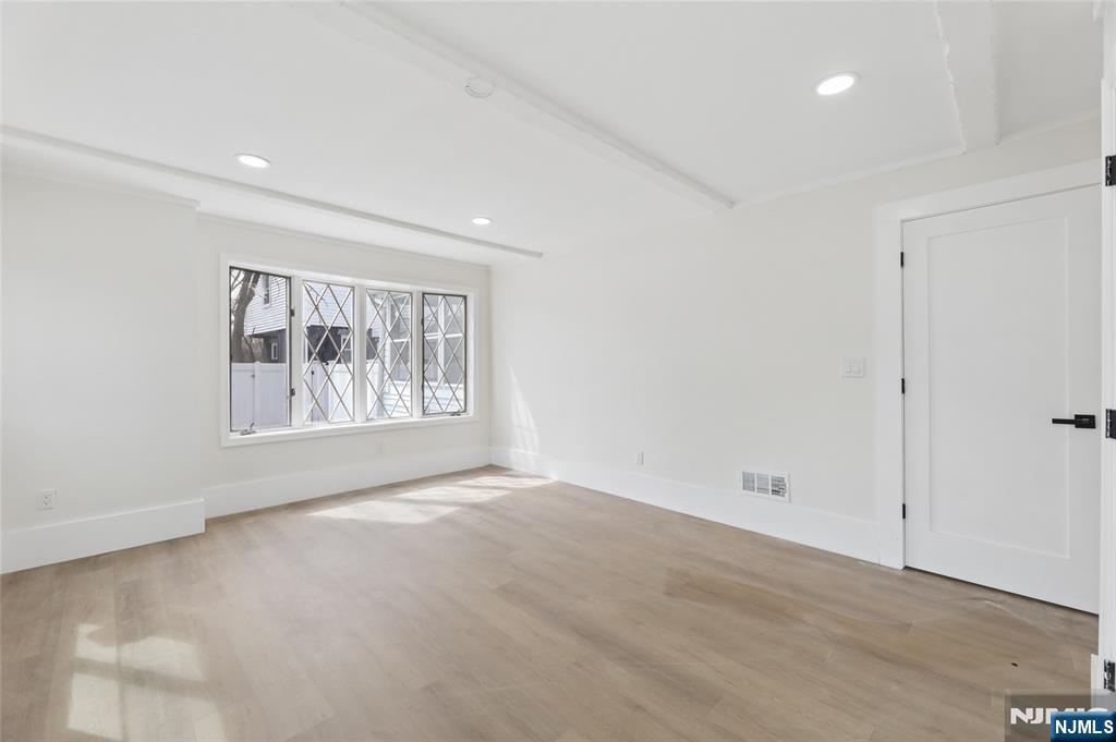 1087 Lambert Road Teaneck, NJ 07666 - Photo 22 of 41