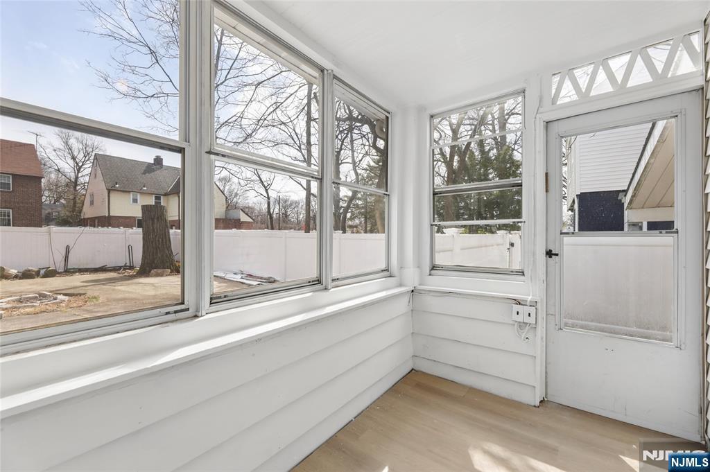 1087 Lambert Road Teaneck, NJ 07666 - Photo 25 of 41