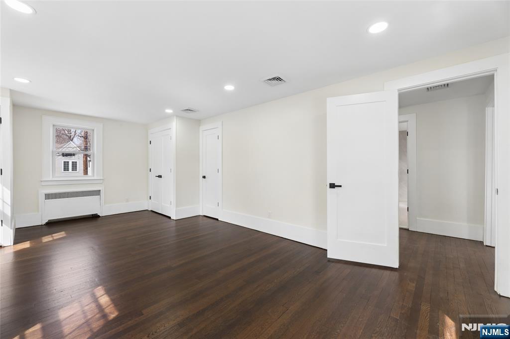 1087 Lambert Road Teaneck, NJ 07666 - Photo 31 of 41