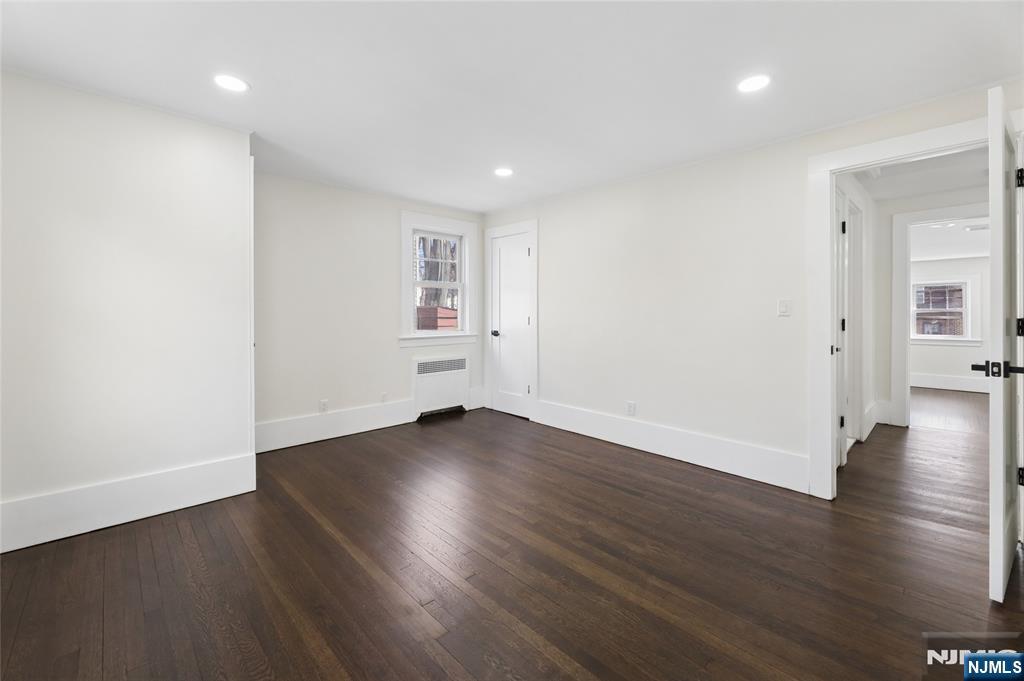 1087 Lambert Road Teaneck, NJ 07666 - Photo 33 of 41