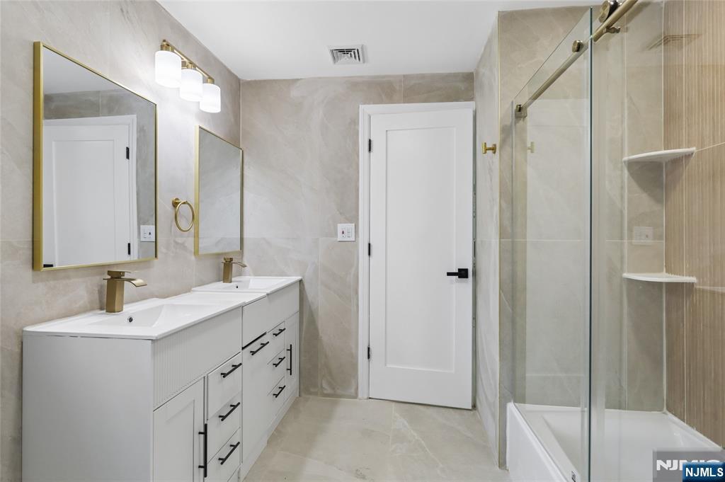 1087 Lambert Road Teaneck, NJ 07666 - Photo 35 of 41