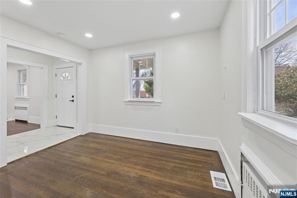 1087 Lambert Road Teaneck, NJ 07666 - Photo 8 of 41