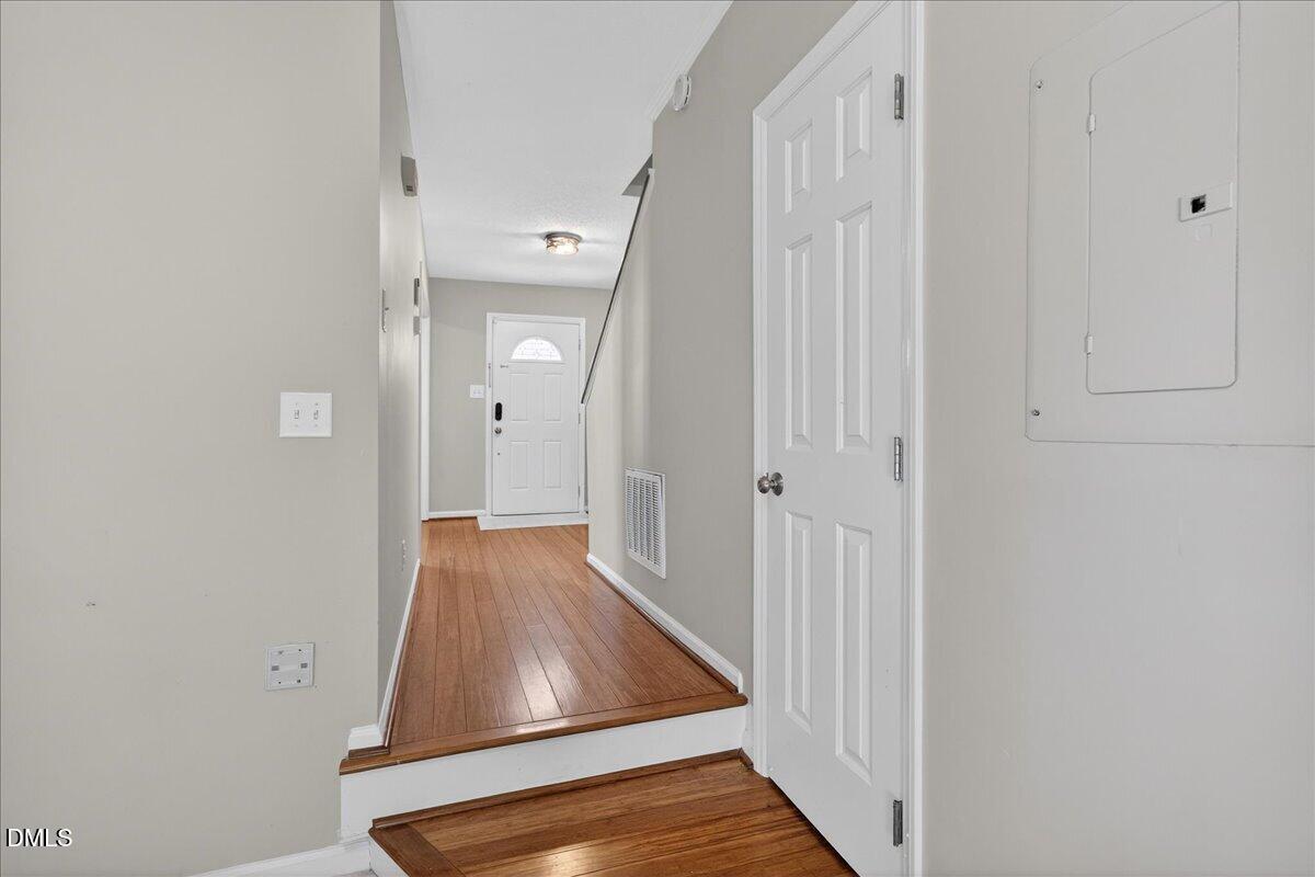 3611 Plumbridge Court Raleigh, NC 27613 - Photo 11 of 36 14-Interior_3611Plumbridge_004