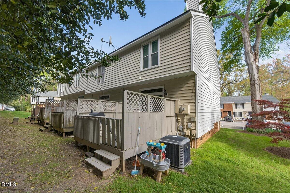 3611 Plumbridge Court Raleigh, NC 27613 - Photo 32 of 36 04-Exterior_3611Plumbridge_004