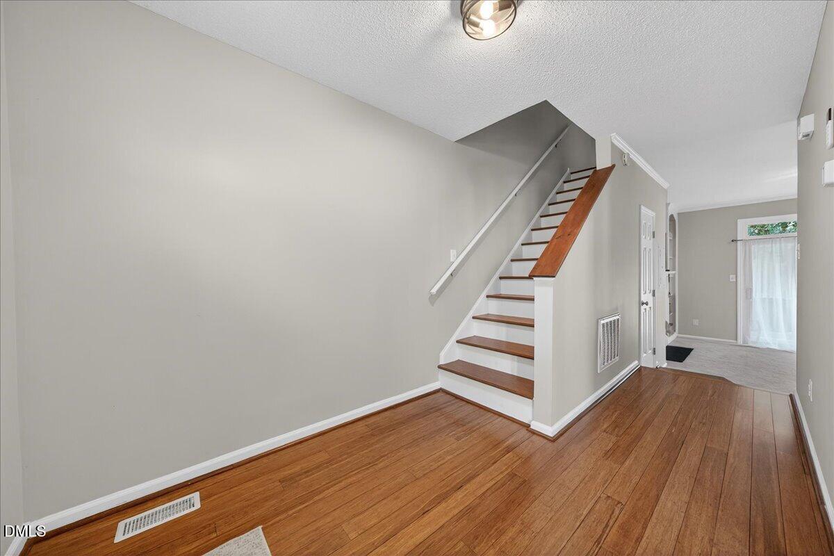 3611 Plumbridge Court Raleigh, NC 27613 - Photo 4 of 36 15-Interior_3611Plumbridge_005