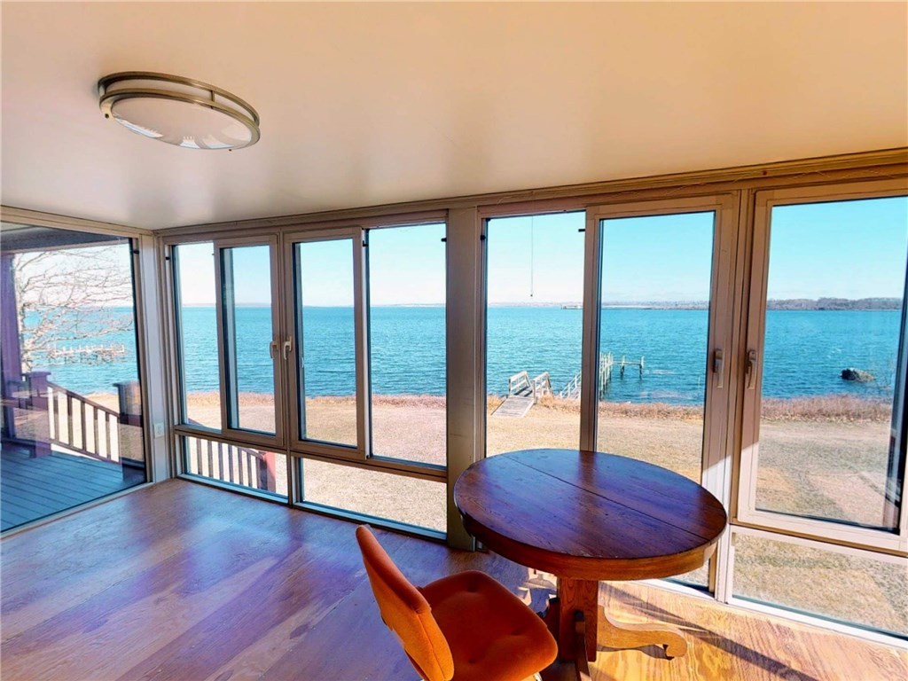 376 East Shore Road Jamestown, RI 02835 - Photo 22 of 40