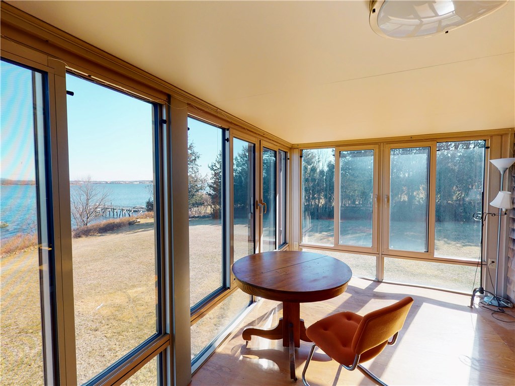 376 East Shore Road Jamestown, RI 02835 - Photo 23 of 40