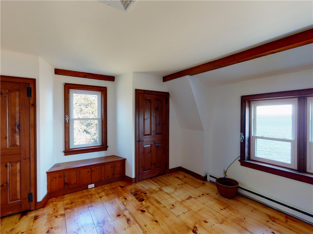 376 East Shore Road Jamestown, RI 02835 - Photo 27 of 40