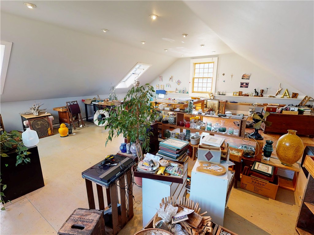 376 East Shore Road Jamestown, RI 02835 - Photo 34 of 40