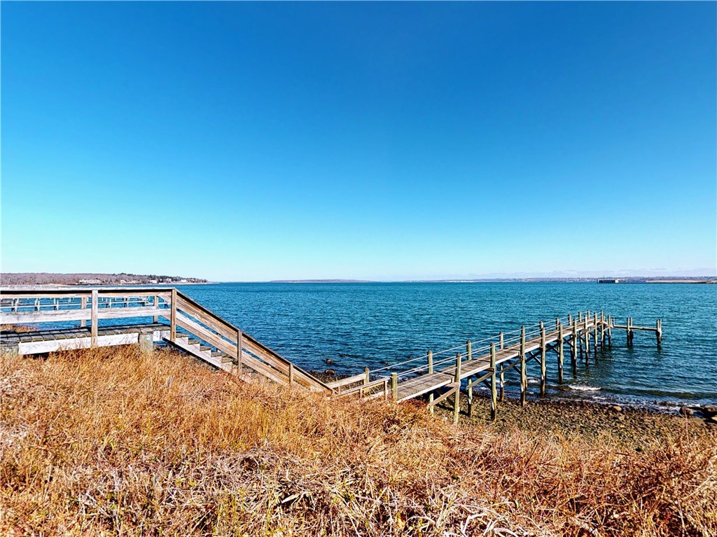 376 East Shore Road Jamestown, RI 02835 - Photo 5 of 40