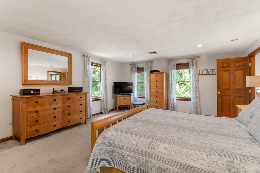 48 Mansfield Street Sharon, MA 02067 - Photo 17 of 26