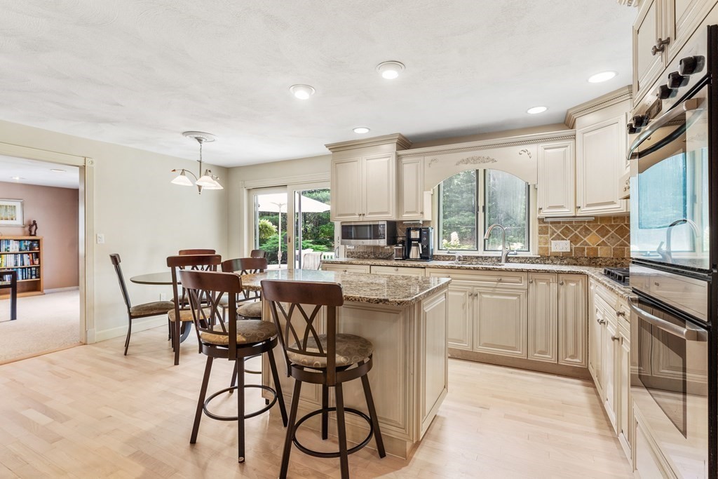 48 Mansfield Street Sharon, MA 02067 - Photo 4 of 26