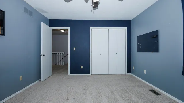 $284,900 | 2007 Fallen Oak Road, Bloomington, IL 61704