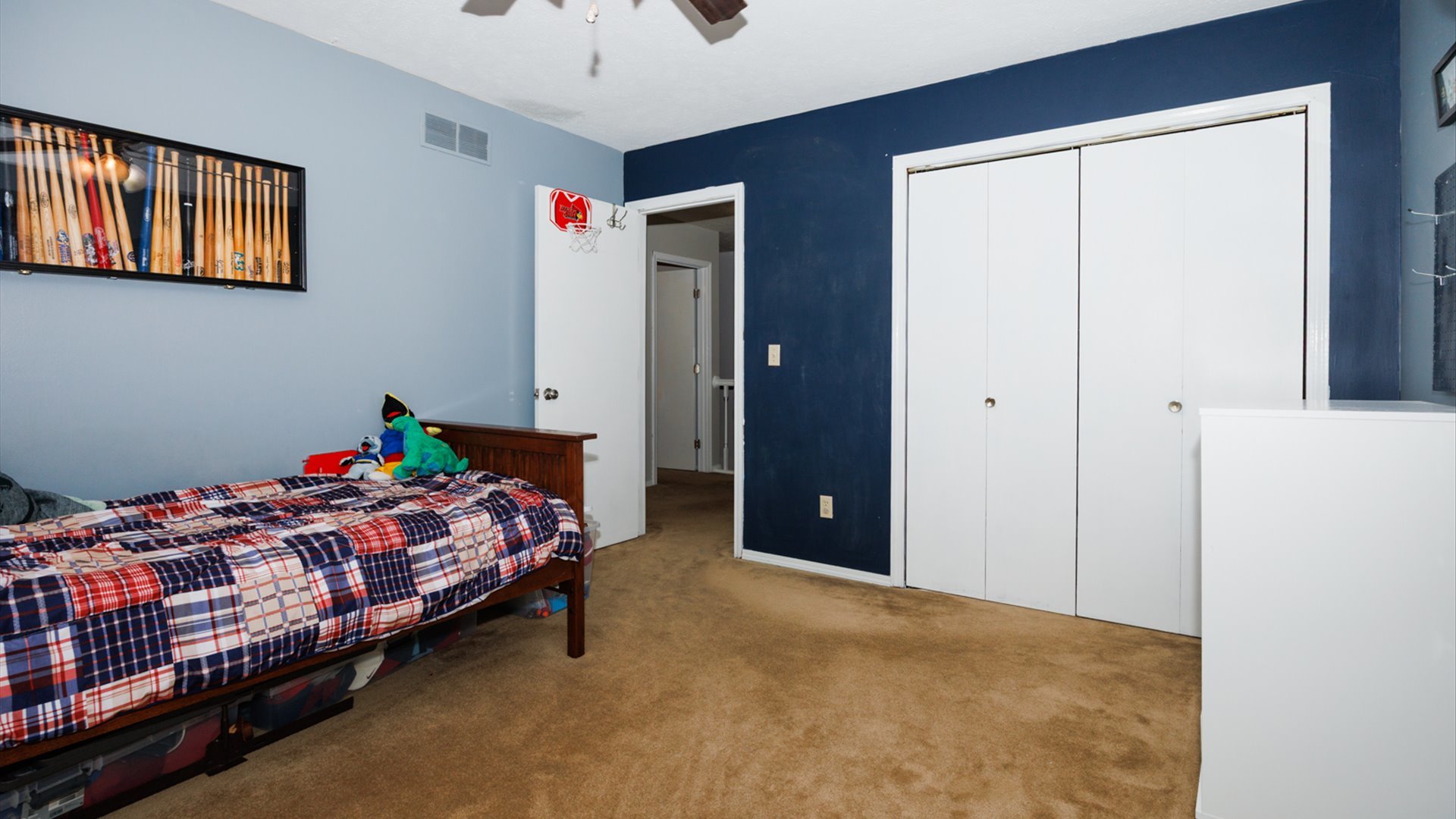 2007 Fallen Oak Road Bloomington, IL 61704 - Photo 30 of 50 a bedroom with bed and a window