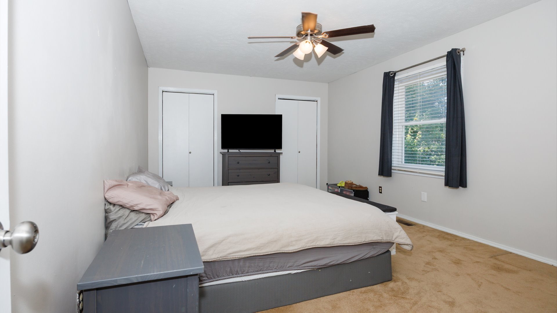 2007 Fallen Oak Road Bloomington, IL 61704 - Photo 32 of 50 a bedroom with a bed and a window