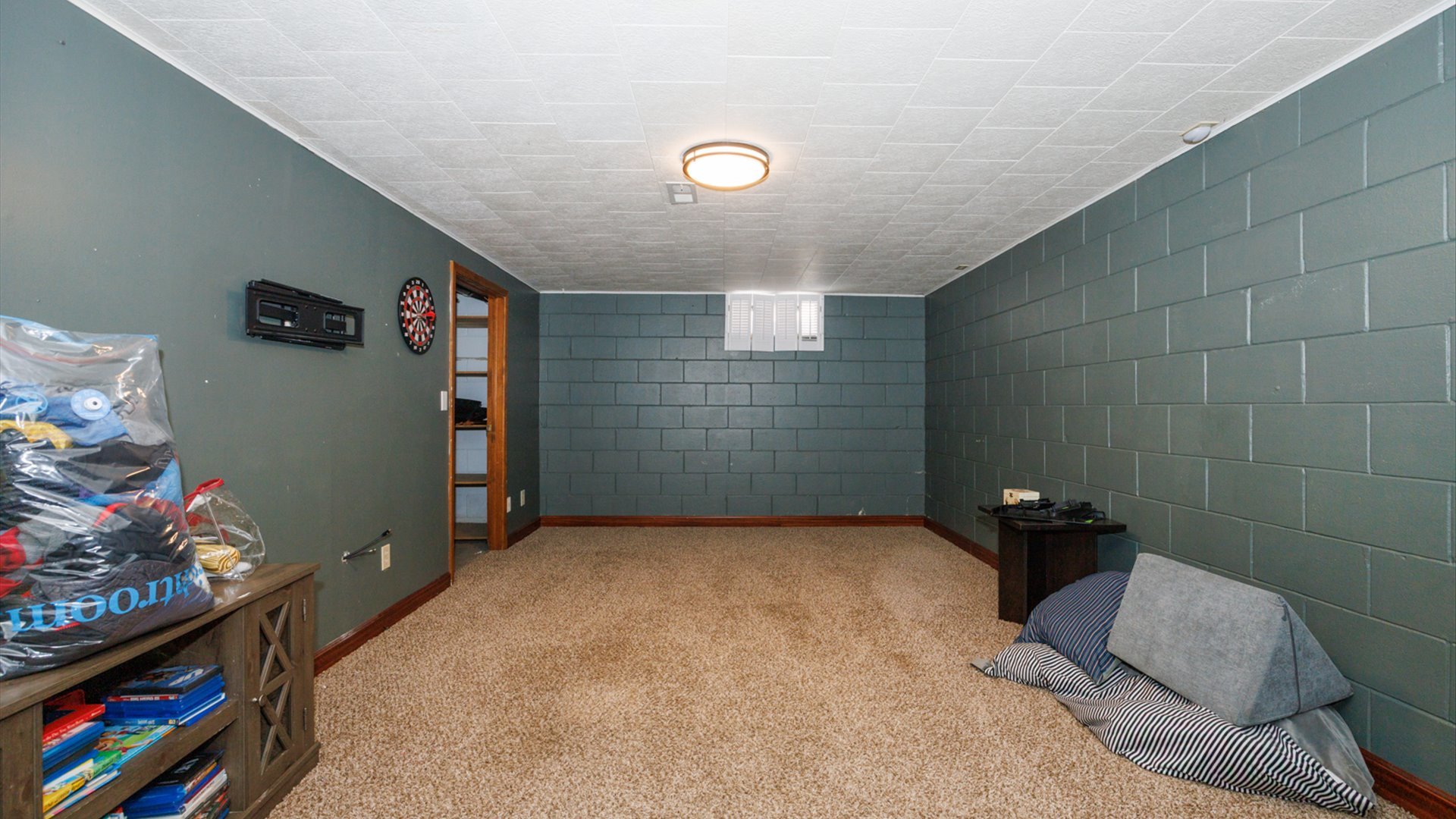 2007 Fallen Oak Road Bloomington, IL 61704 - Photo 33 of 44 a bedroom with furniture and a flat screen tv