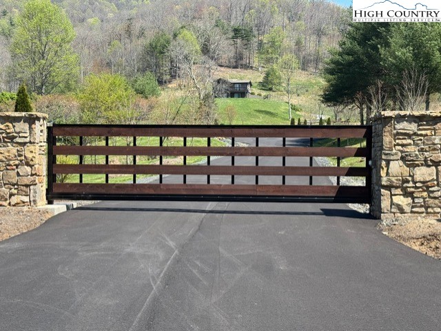 Mount Mitchell Drive Newland, NC 28657 - Photo 5 of 10 a view of a balcony with an outdoor space