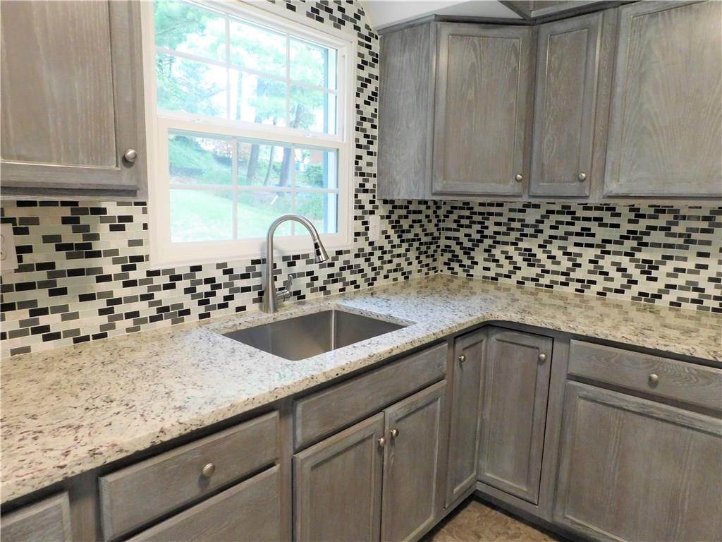 1533 Prospect Road Pittsburgh, PA 15227 - Photo 6 of 23 Gallery Image 6