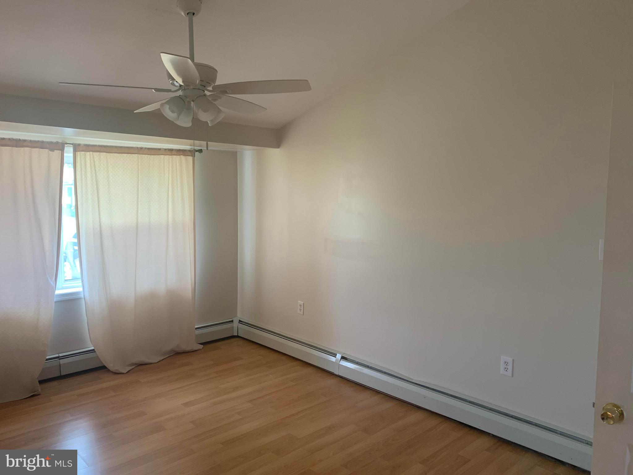 33 Disk Lane Levittown, PA 19055 - Photo 16 of 19 Dining Room