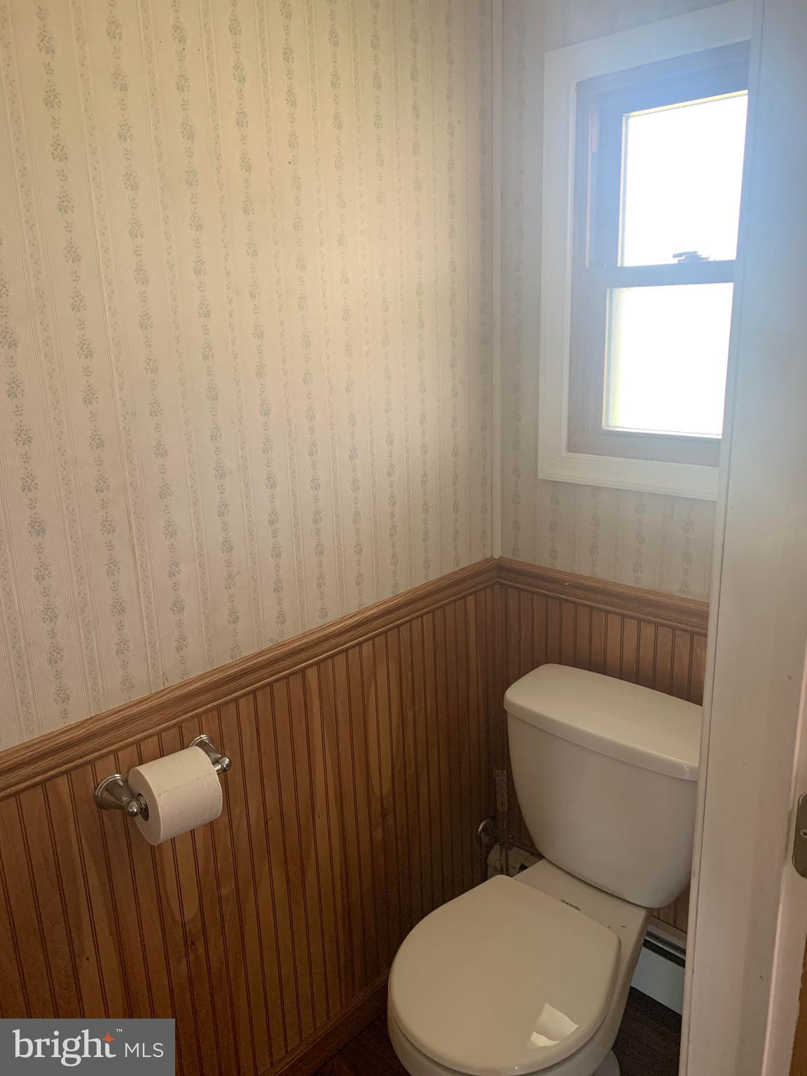 33 Disk Lane Levittown, PA 19055 - Photo 6 of 19 1/2 Bath