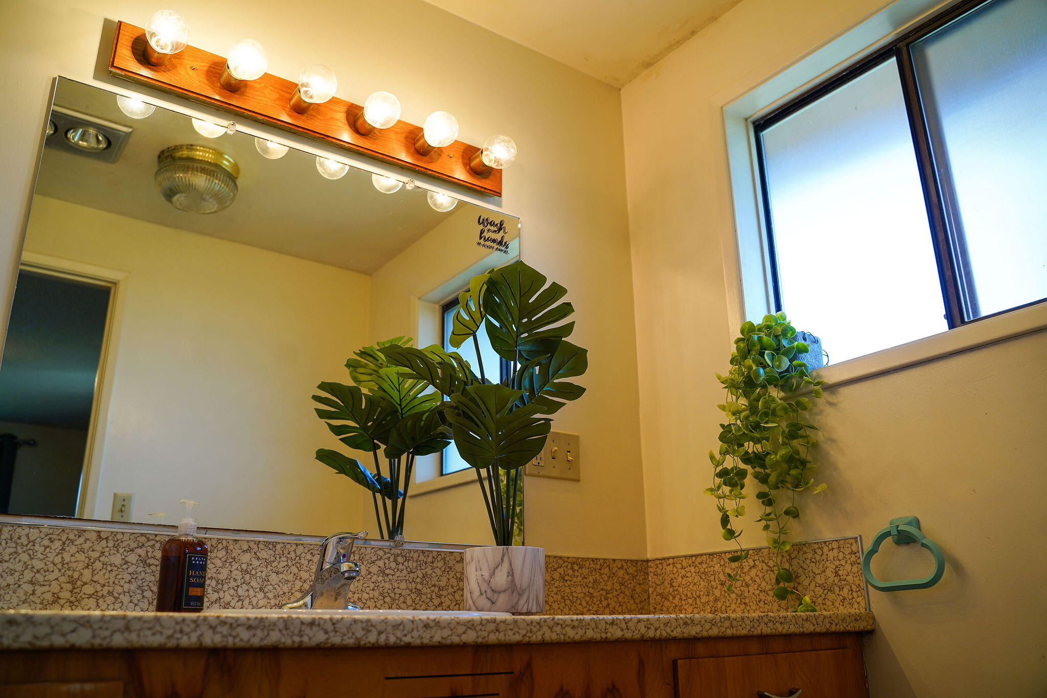 920 South 4th Street Central Point, OR 97502 - Photo 28 of 31 DSC01676