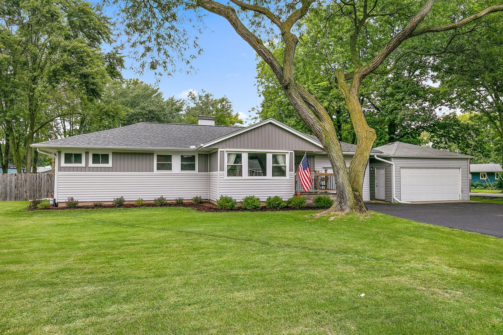 467 Douglas Road Batavia, IL 60510 - Photo 3 of 31