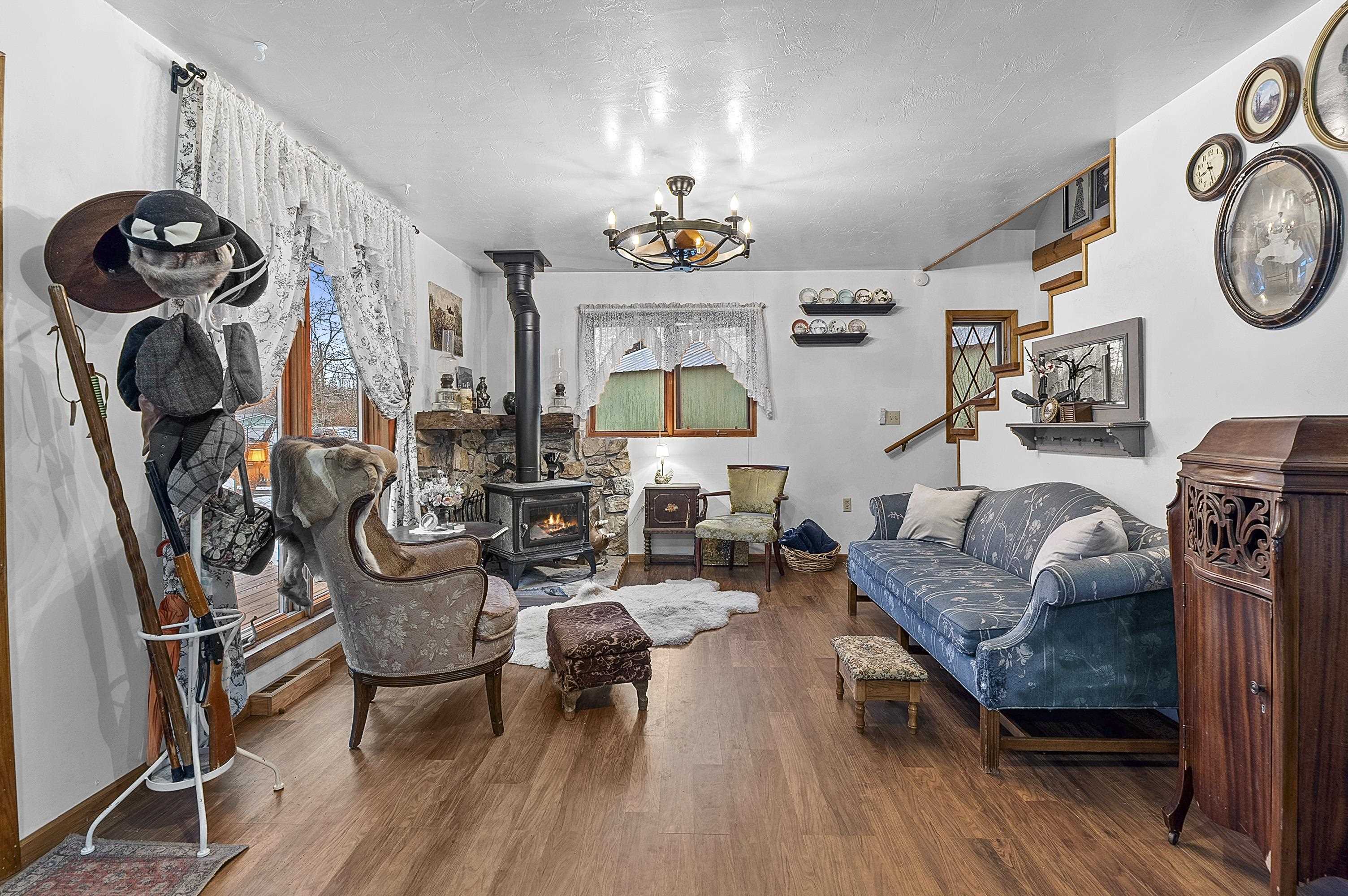 W8796 Smith Creek Road Crivitz, WI 54114 - Photo 9 of 69