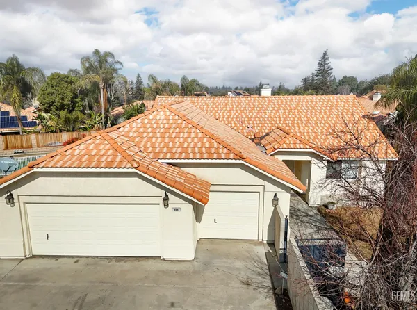 a view of a house with a outdoor space