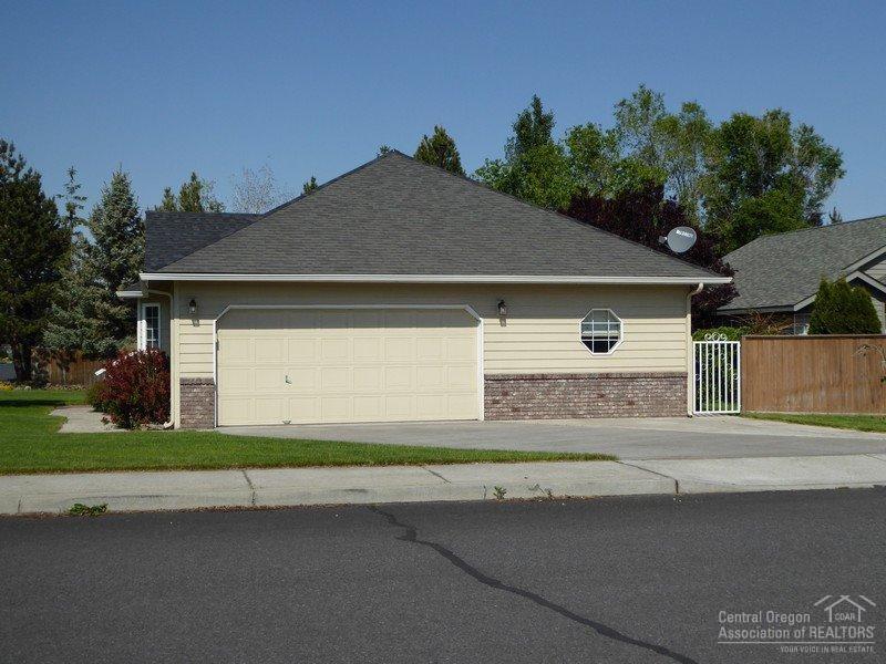 2850 Northeast Wells Acres Road Bend, OR 97701 - Photo 18 of 19 Additional Photo