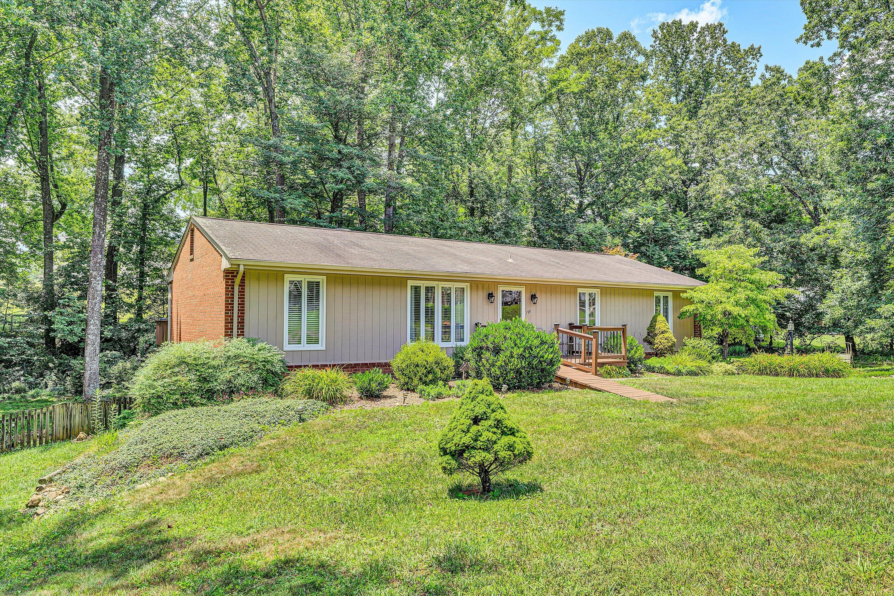 199 Stratford Drive Blue Ridge, VA 24064 - Photo 4 of 46 04-DSC07779