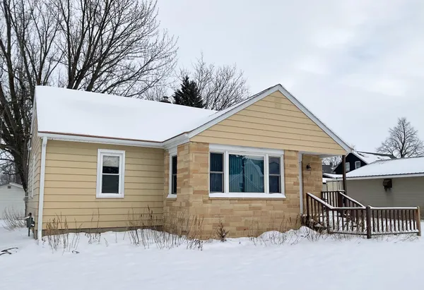 $159,000 | 104 Market Street Northeast, Brownsdale, MN 55918
