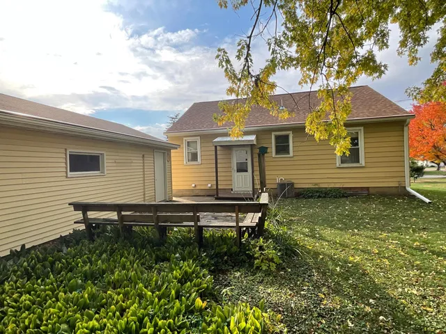 $159,000 | 104 Market Street Northeast, Brownsdale, MN 55918