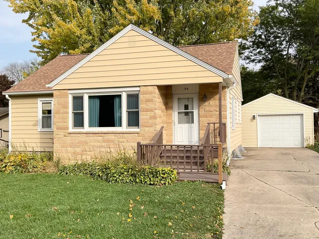 $159,000 | 104 Market Street Northeast, Brownsdale, MN 55918