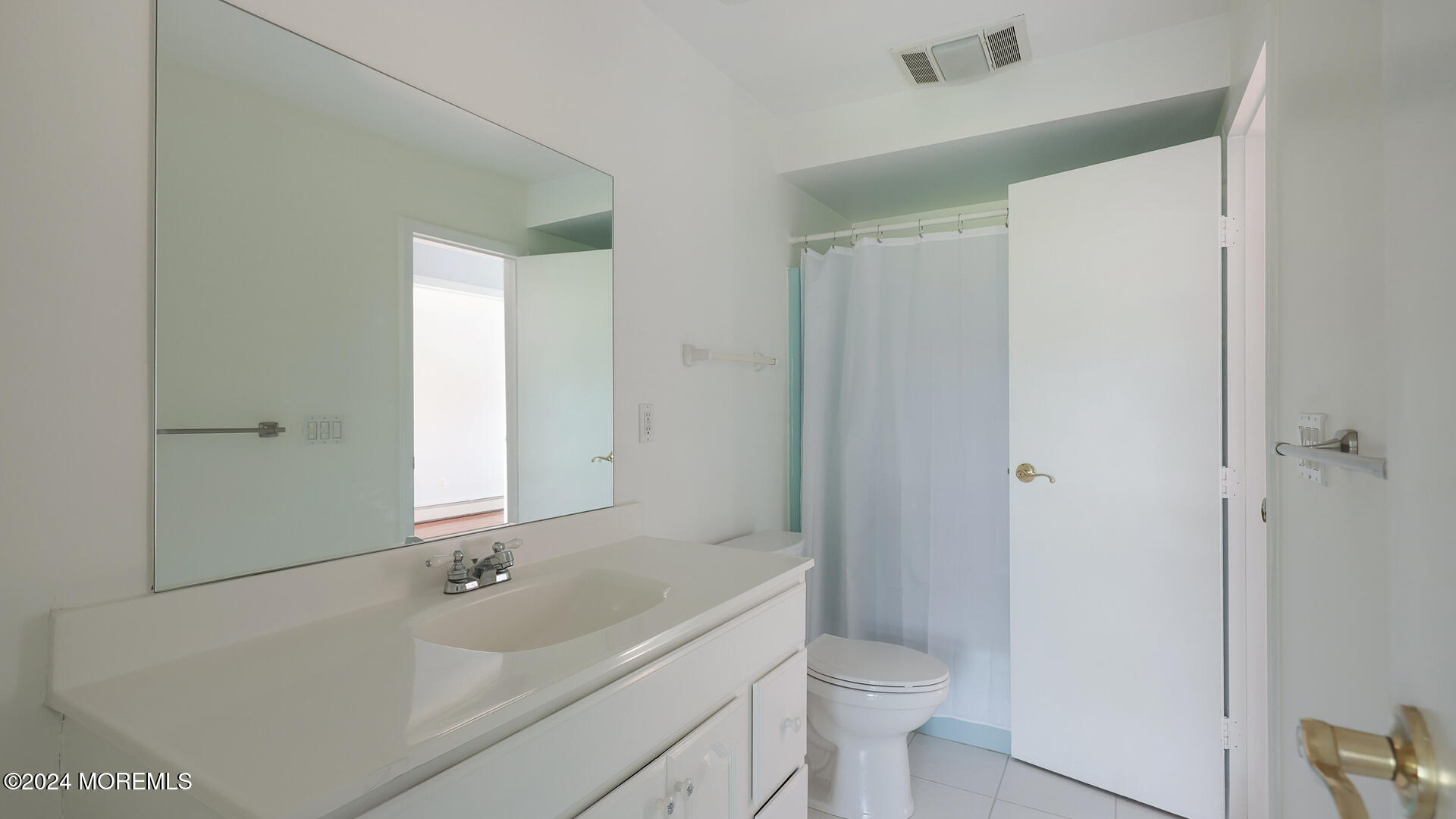 37 Locust Way Spring Lake Heights, NJ 07762 - Photo 17 of 38 37 Locust Way Spring Lake NJ 07762 USA-0