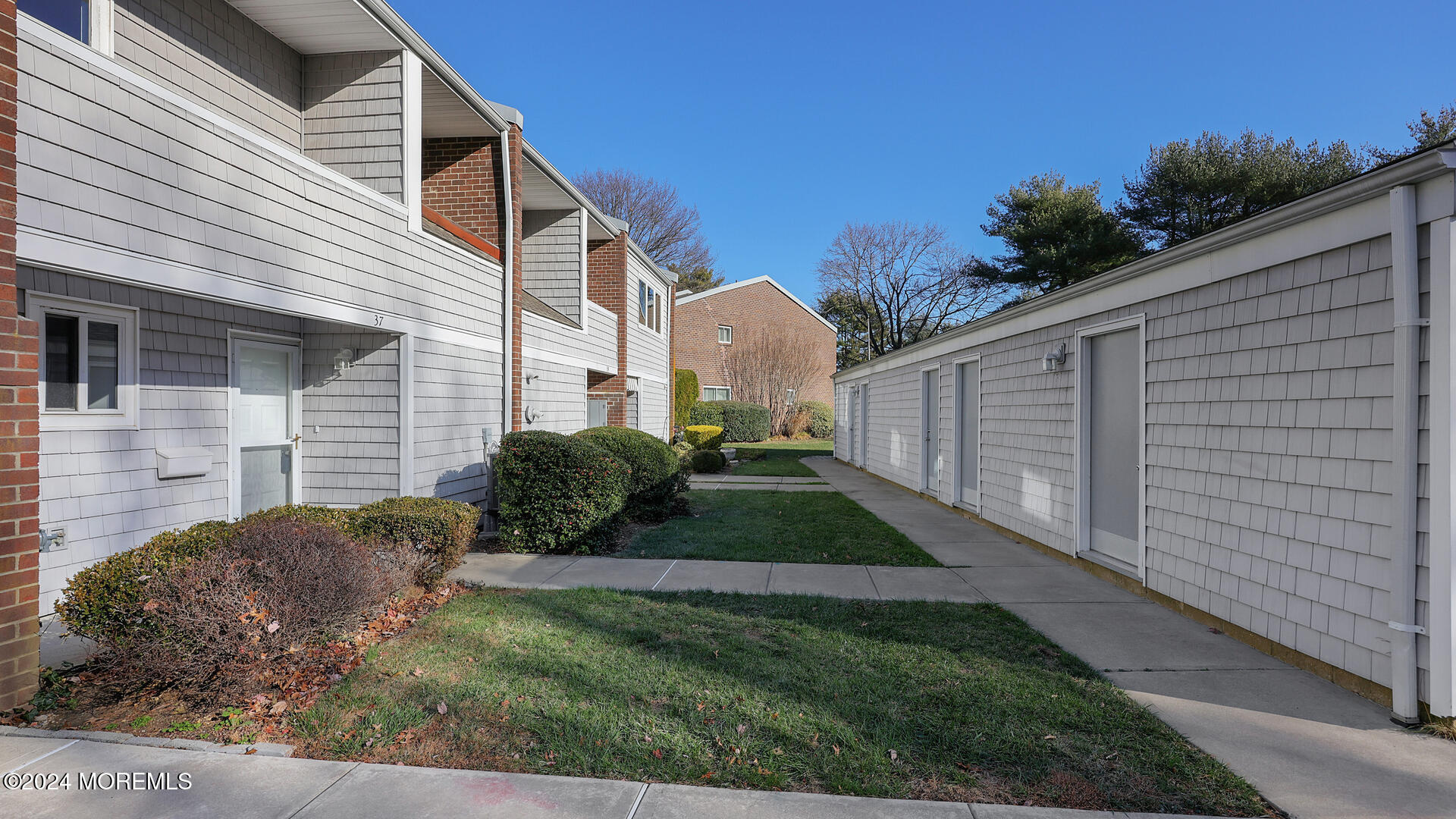 37 Locust Way Spring Lake Heights, NJ 07762 - Photo 3 of 38 37 Locust Way Spring Lake NJ 07762 USA-0