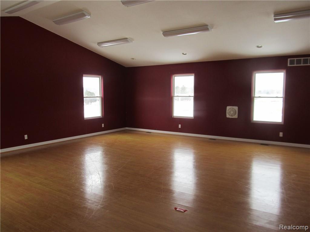 8253 McCandlish Road Grand Blanc, MI 48439 - Photo 28 of 32 IMG_3327.JPG