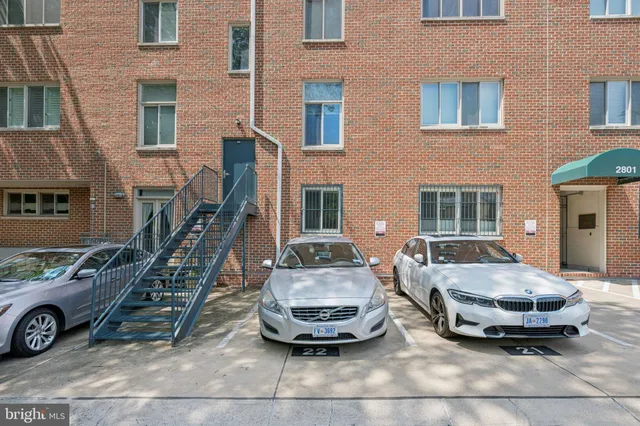 $635,000 | 2801 Connecticut Avenue Northwest, Unit 17, Washington, DC 20008