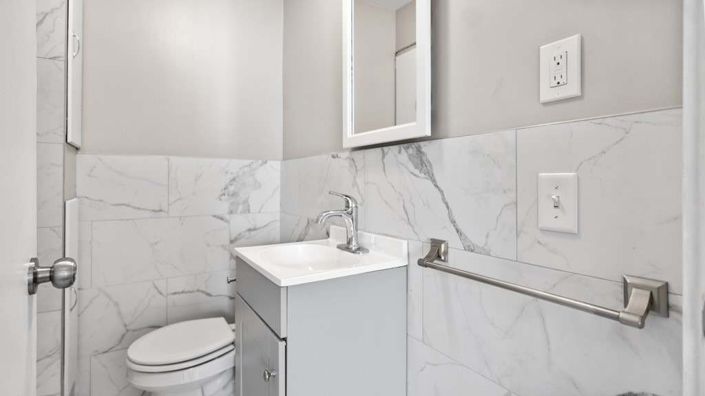 18 Roma Street Bristol, RI 02809 - Photo 26 of 39