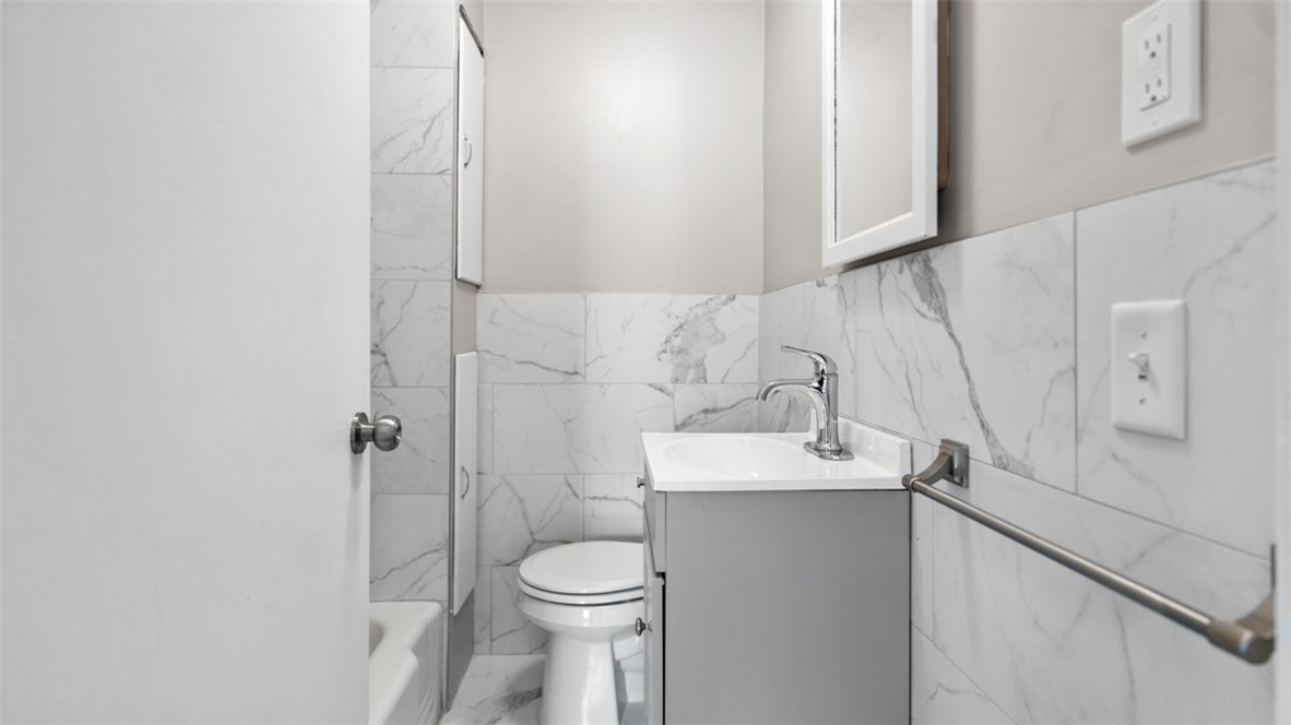 18 Roma Street Bristol, RI 02809 - Photo 27 of 39