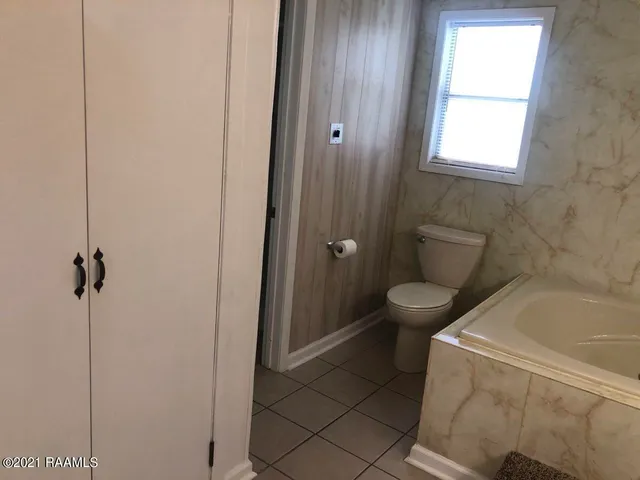 $1,595 | 2809 South Curtis Drive, New Iberia, LA 70560