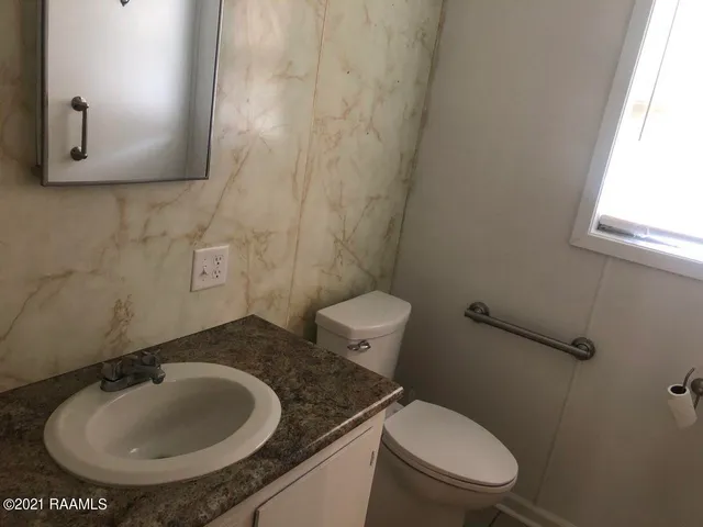 $1,595 | 2809 South Curtis Drive, New Iberia, LA 70560