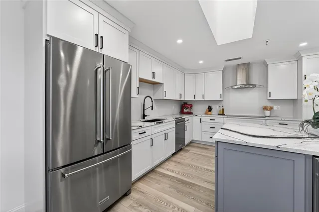 $775,000 | 2155 Harbourside Drive, Unit 804, Longboat Key, FL 34228