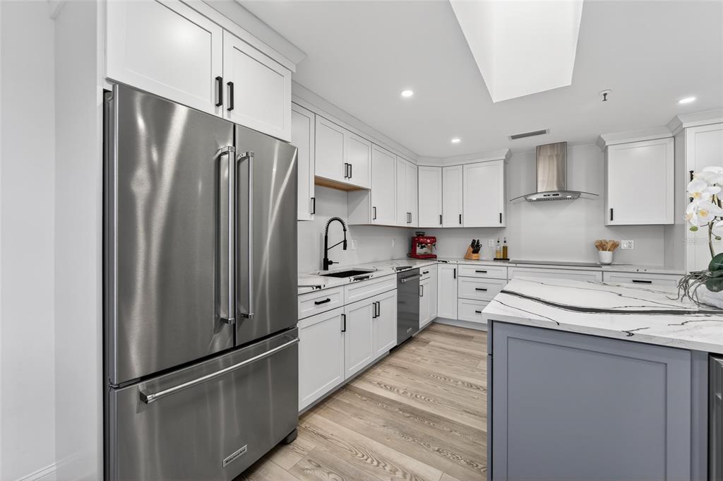 2155 Harbourside Drive, Unit 804 Longboat Key, FL 34228 - Photo 18 of 77