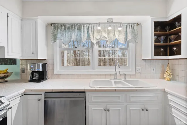 $448,000 | 205 Ivy Drive, Lynchburg, VA 24503