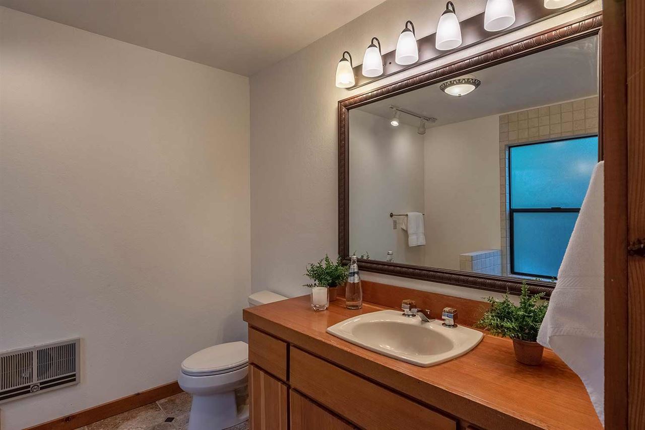 11662 Baden Road Truckee, CA 96161 - Photo 11 of 14 Gallery Image 11