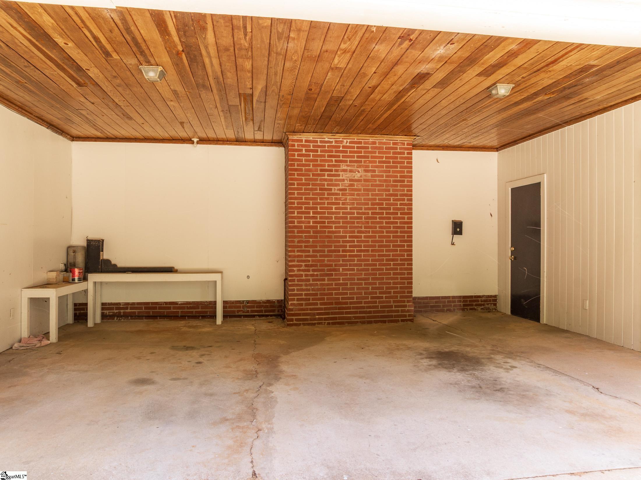 114 York Street Clinton, SC 29325 - Photo 2 of 50