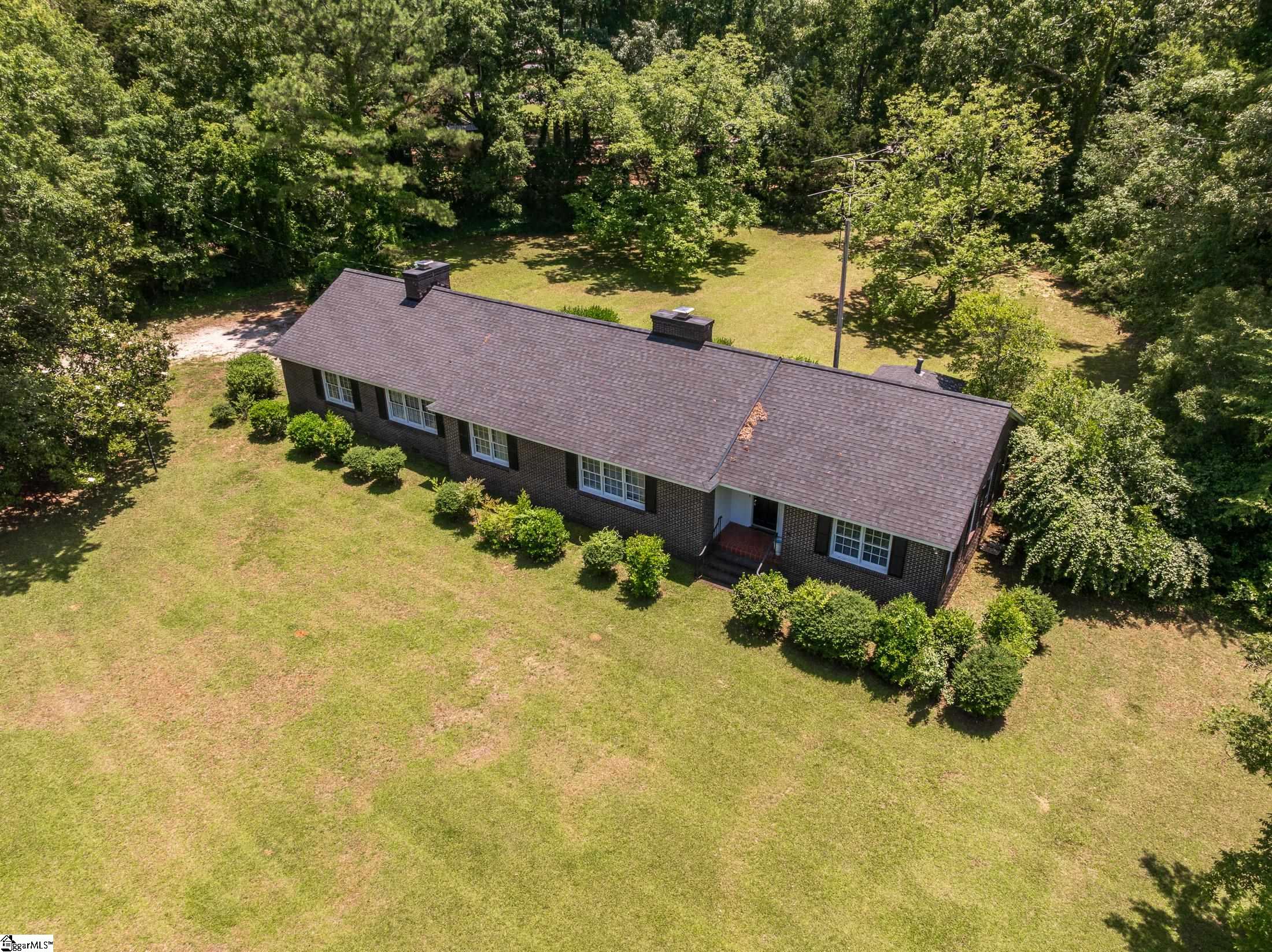 114 York Street Clinton, SC 29325 - Photo 3 of 50